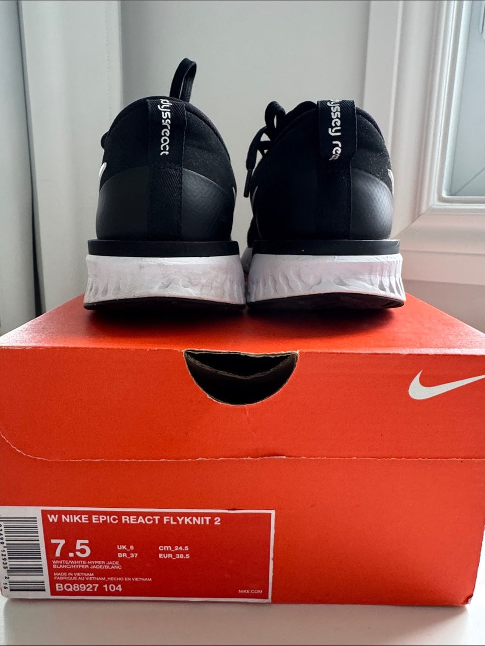 Nike Women’s Epic React Flyknit 2 Black and White with Swoosh - Picture 7 of 7